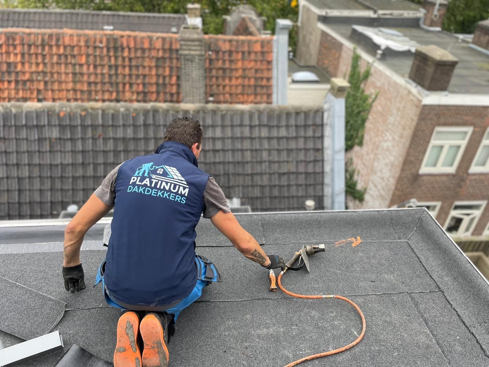 Schoorsteenrenovatie uitgevoerd door Platinum Dakdekkers Amsterdam